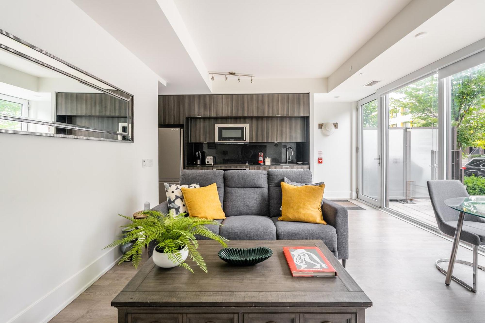 Spacious Corner Apartment Downtown トロント エクステリア 写真