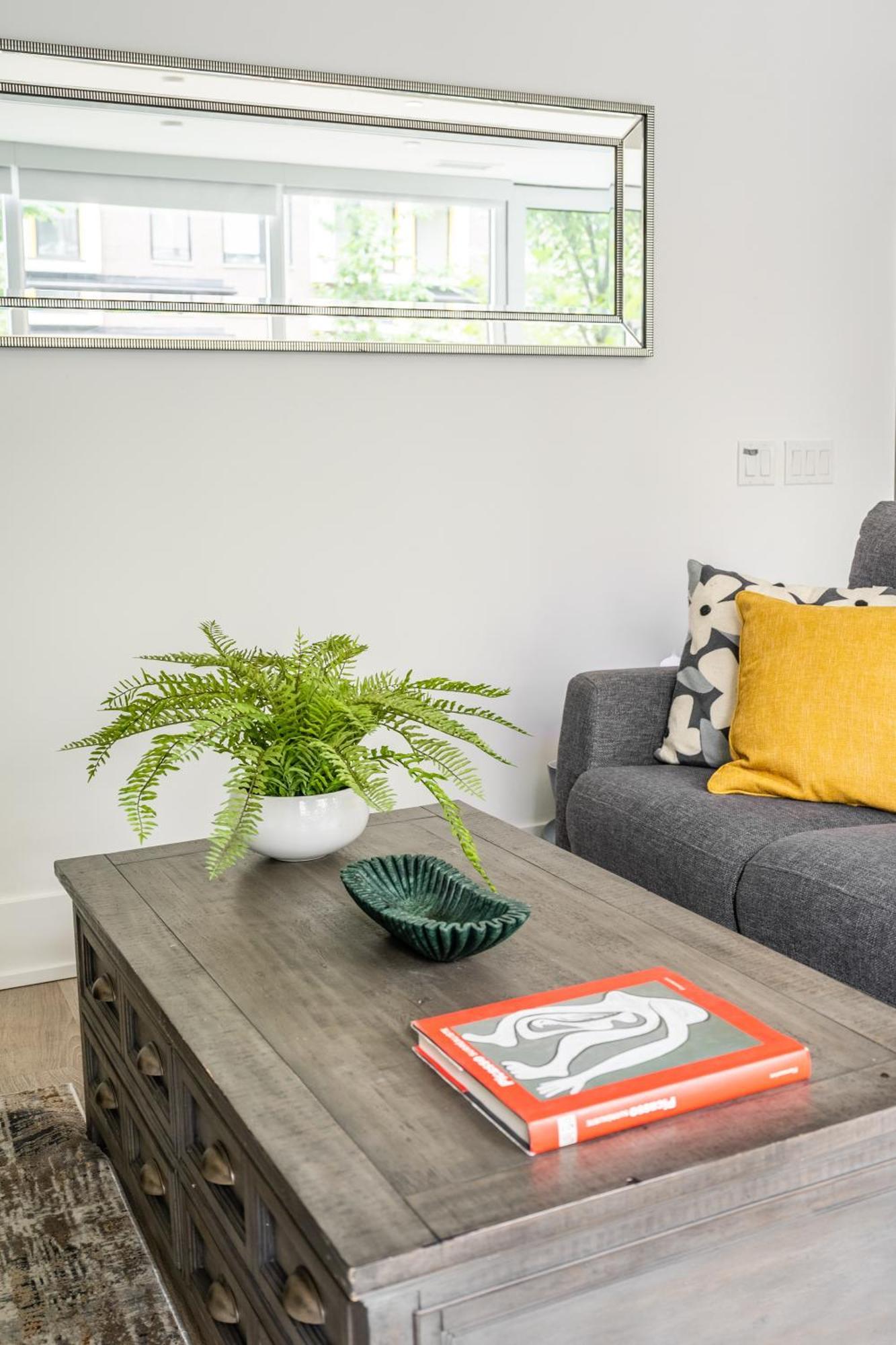 Spacious Corner Apartment Downtown トロント エクステリア 写真